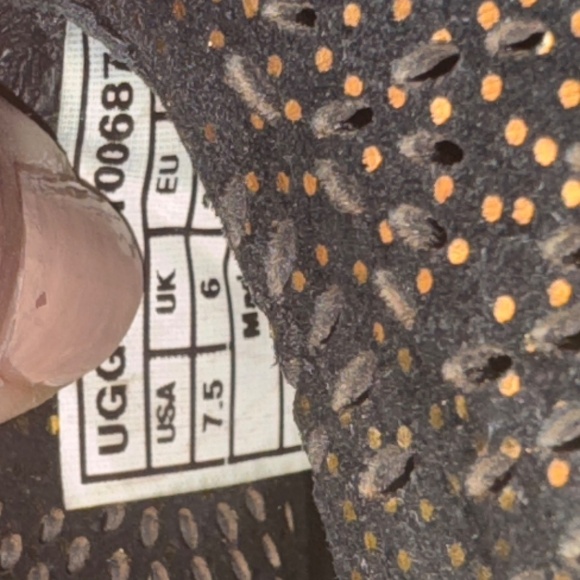 EUC UGG Thames Seaweed Perf Perforated Eyelet Ankle Boot Black Size 7.5 - Picture 11 of 11